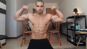 Uns dos principais influenciadores digitais da prática de exercícios calistenicos